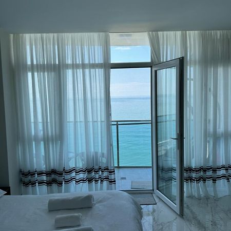 Sea Appartement Batoemi Buitenkant foto