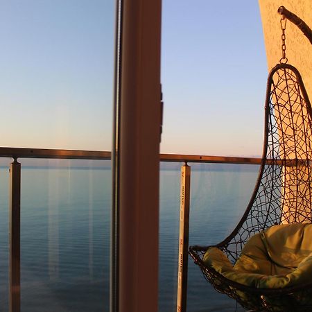 Sea Appartement Batoemi Buitenkant foto