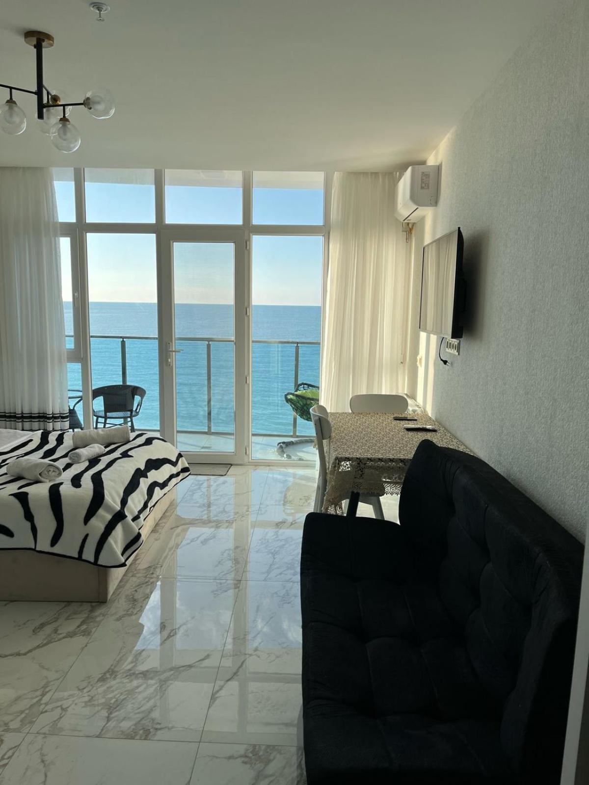 Sea Appartement Batoemi Buitenkant foto