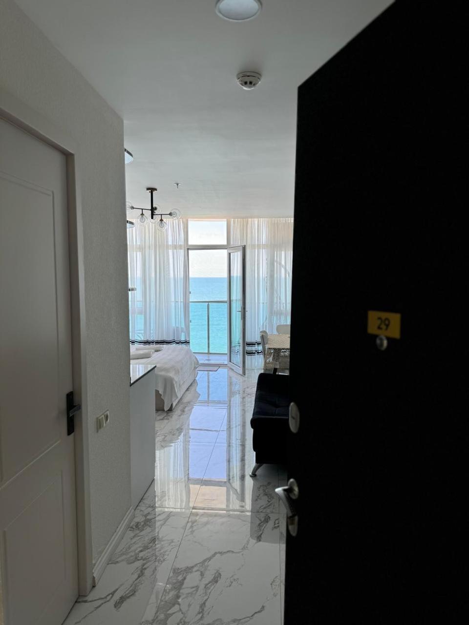Sea Appartement Batoemi Buitenkant foto