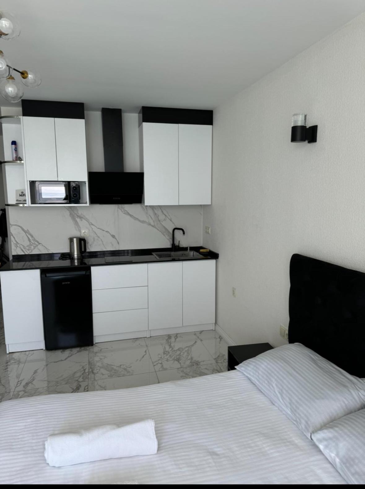 Sea Appartement Batoemi Buitenkant foto