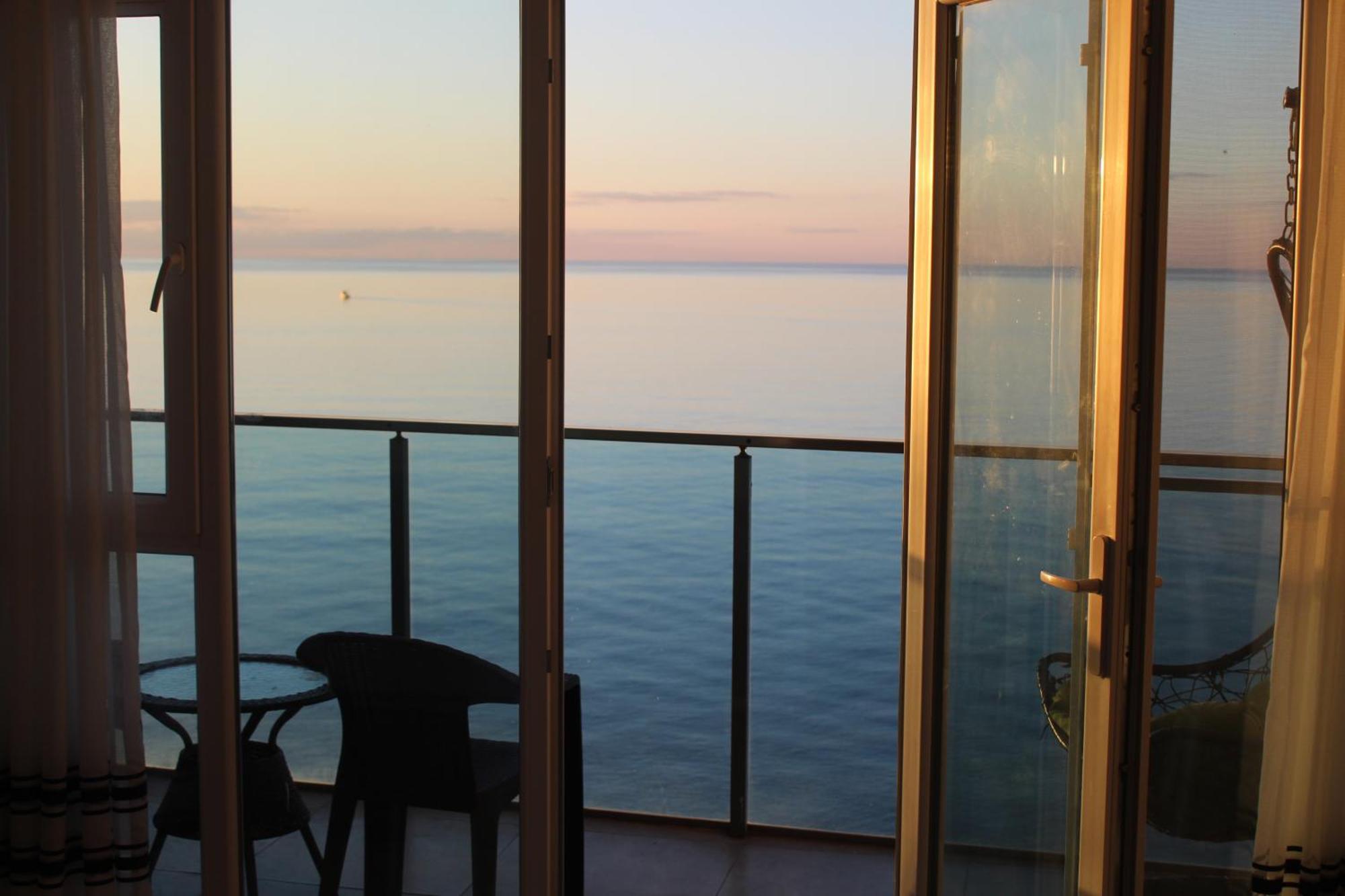 Sea Appartement Batoemi Buitenkant foto