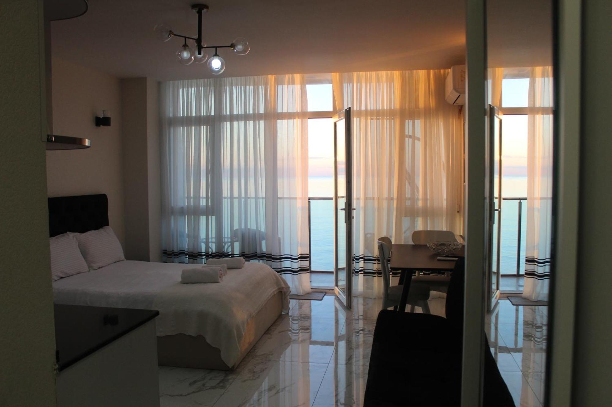 Sea Appartement Batoemi Buitenkant foto