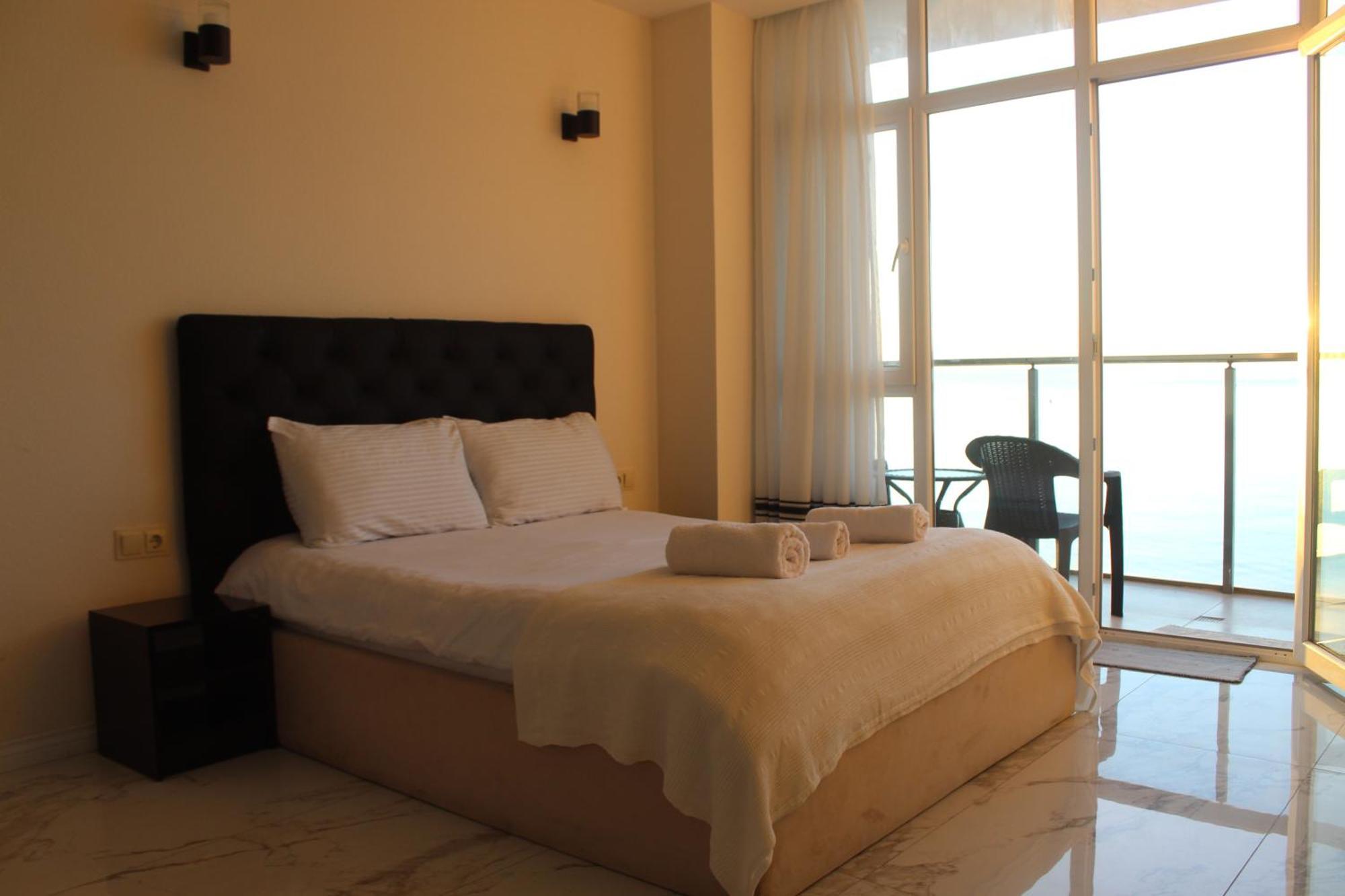 Sea Appartement Batoemi Buitenkant foto